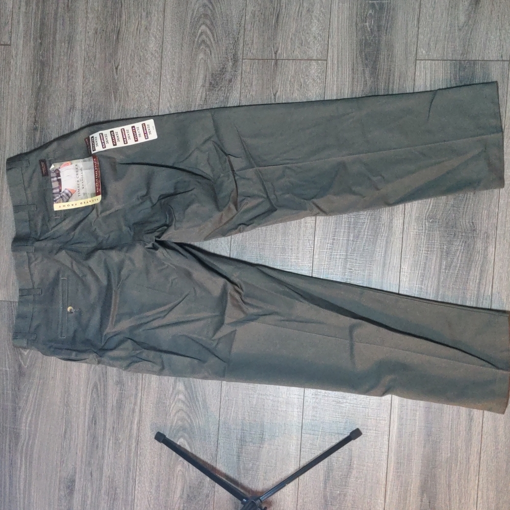 Men's Wrangler khakis 36 waist x 32 length - Picture 2 of 5
